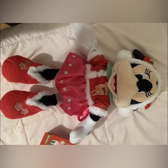 NWT Disney Store Exclusive Year Of The Ox Minnie Mouse Lunar New Year 18” Plush - Picture 3 of 9